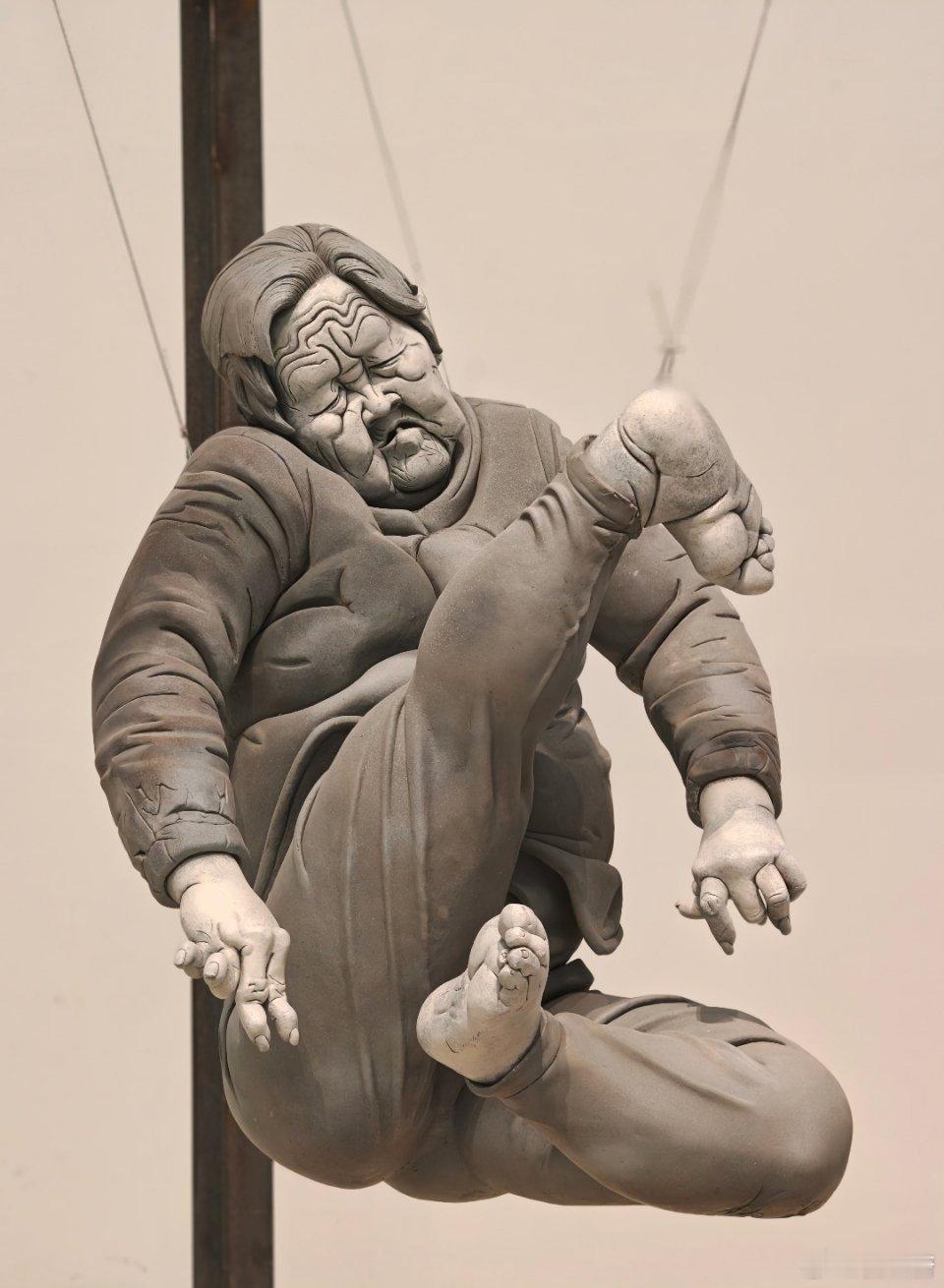 央美的这个作品是想表达什么，细思极恐 
