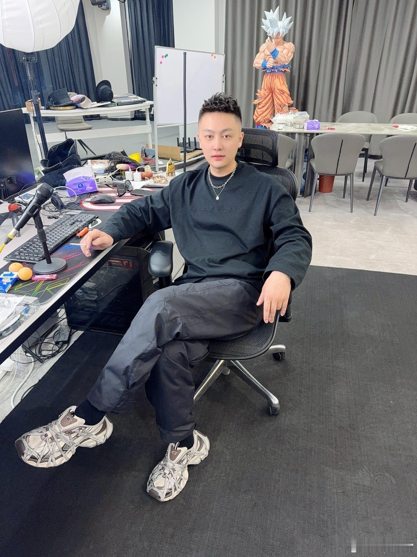 #大哥远无限期封禁# 希望大哥远趁停播这段时间好好反省 ​​​