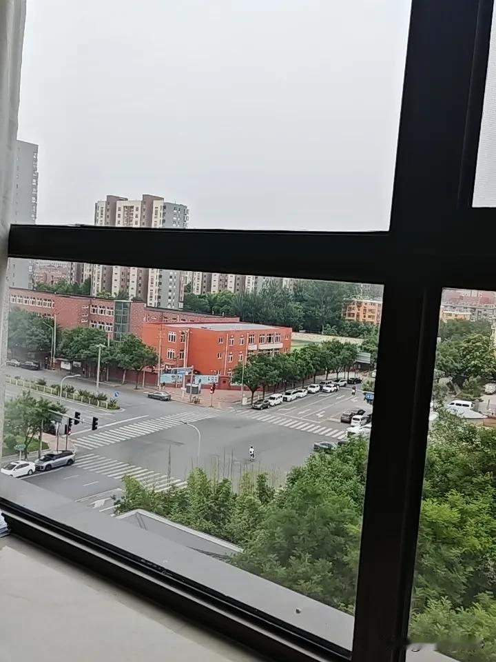 这个是不可能的
勤劳的人不会太穷
所谓一分耕耘一份收获
真正的穷一定和懒惰相关