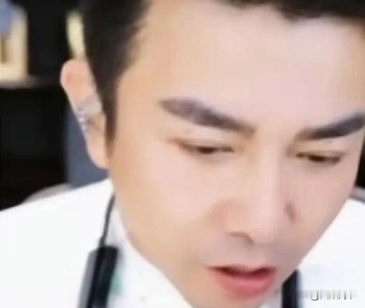舞帝老利许诺帮仙洋招待d音圈子网红！

            舞帝老利这边已经