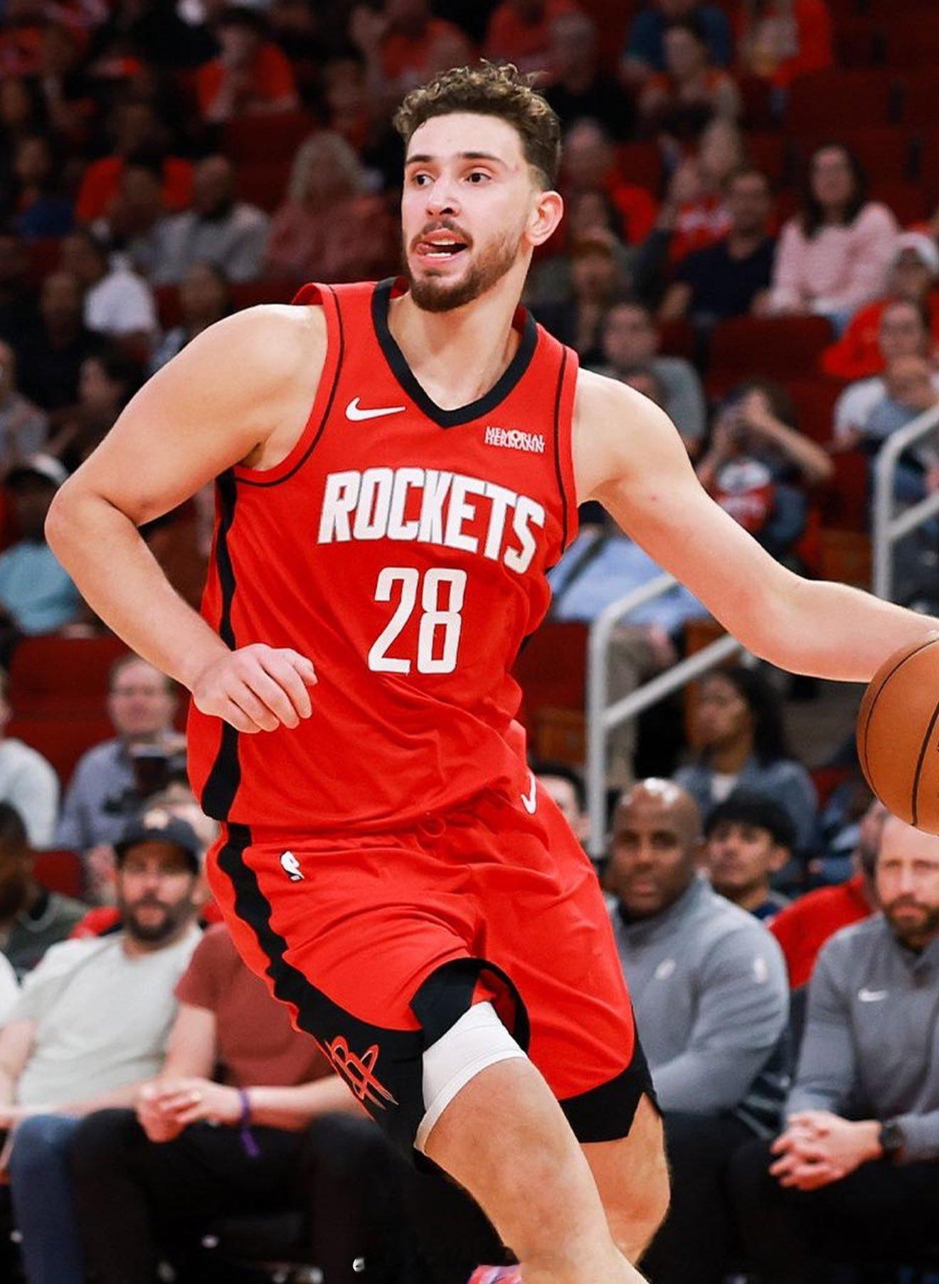 记者：“申京上半场状态有些挣扎，你半场时对他传达了什么样的信息？如何看待他下半场