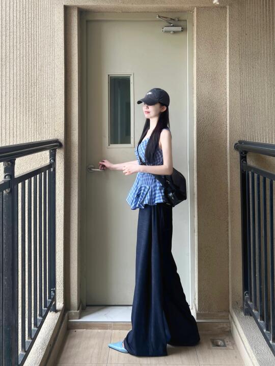 这样！现实中看招显白显瘦还凉快！！