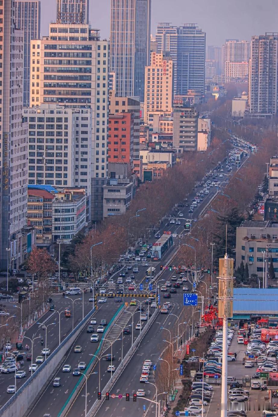 感觉临沂的城建要超过徐州了。