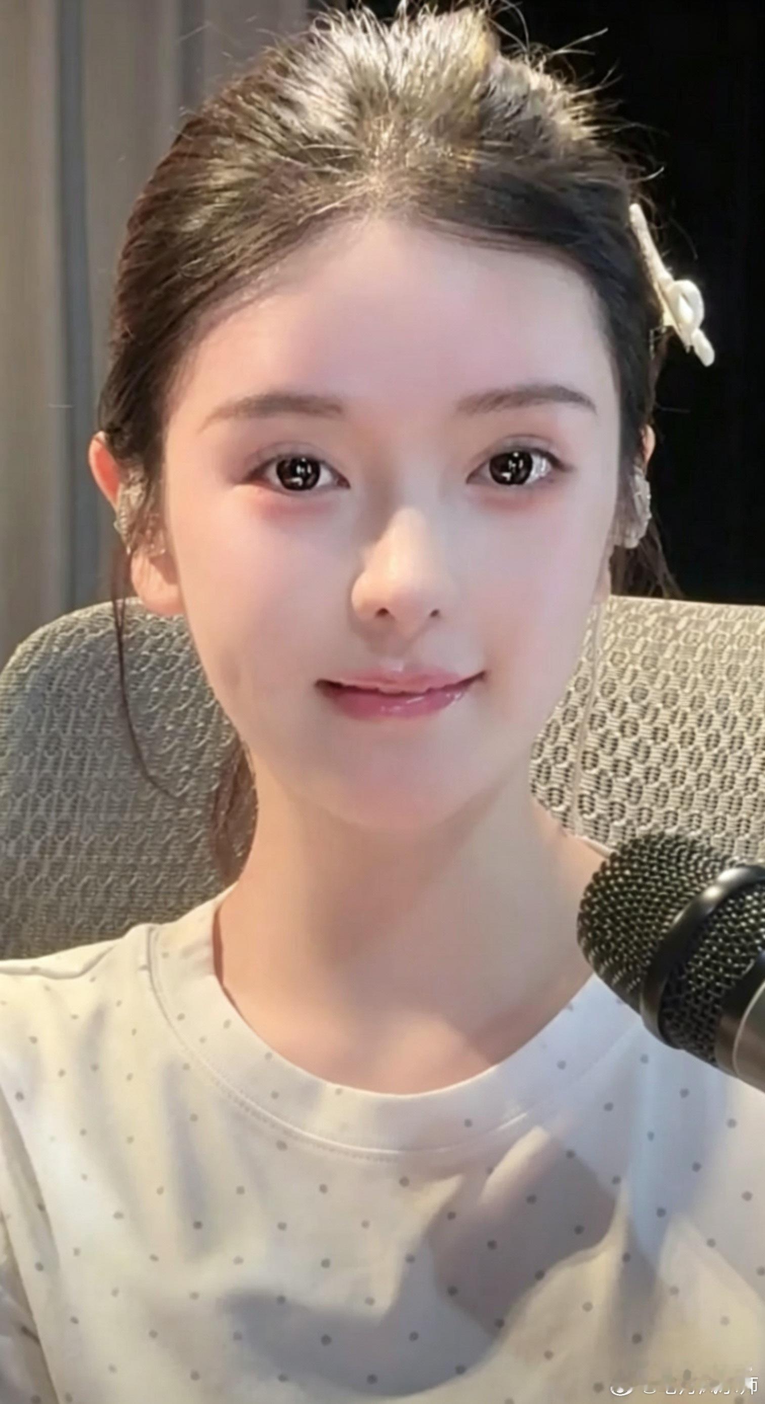为什么男性都会有处女情结？1、处女是一个人的基本品质，也是对男方的尊重，更是对婚