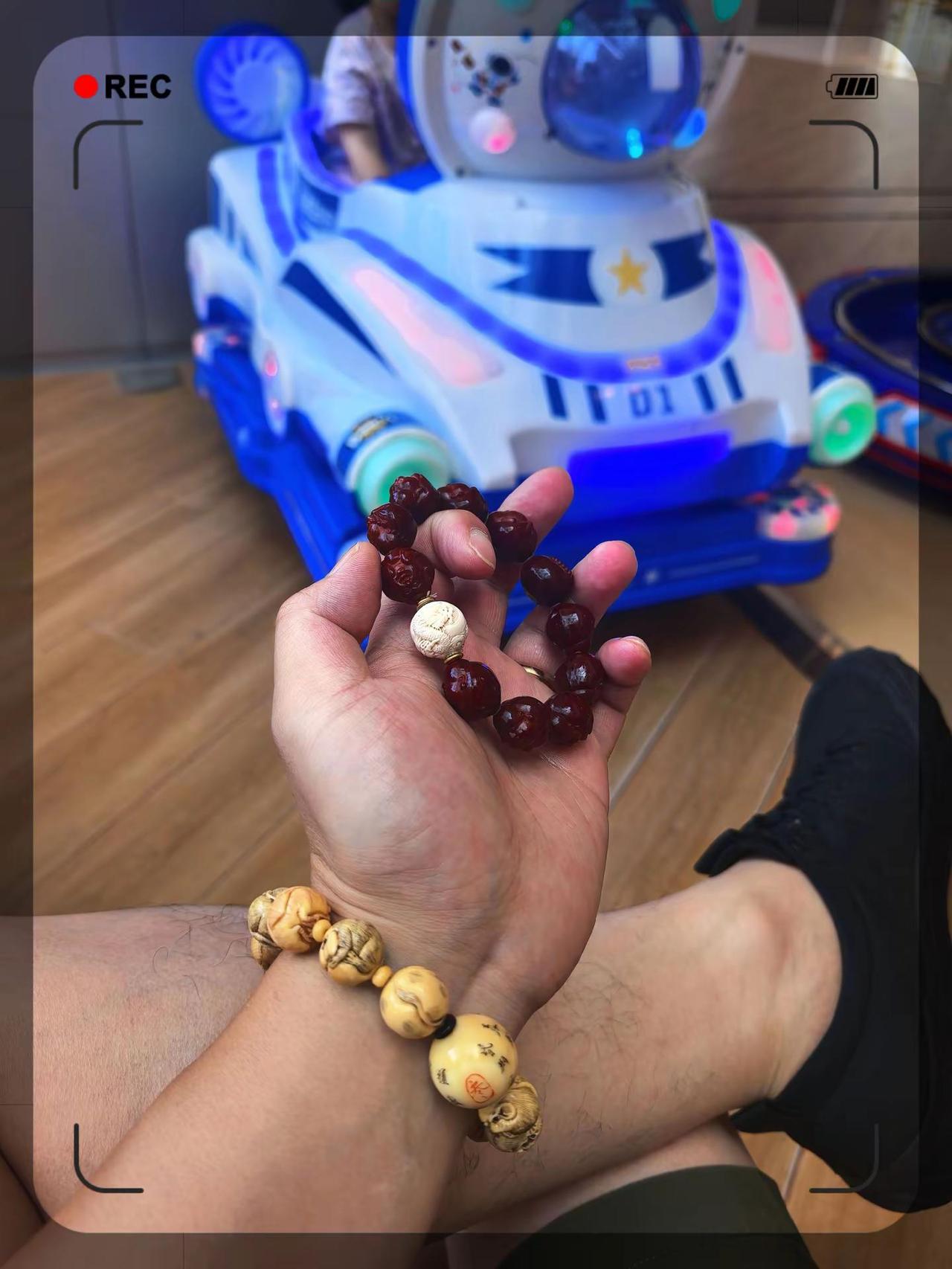 有的人一开口 ，你就该知道它脑子是个毛坯房。所有语言都来自下水道…文玩手串搭配 