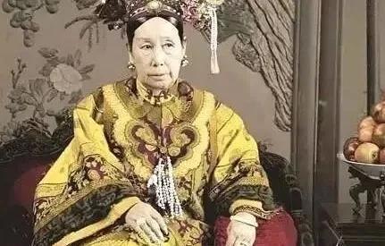 慈禧的最后一天，早上处理光绪后事，下午留下2句遗言，穿上寿衣离世了

1908年