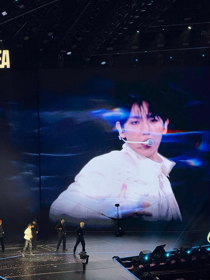 边伯贤不再依赖哥哥标准答案 别人问的是“不再依赖算长大吗”，边伯贤回的是“我值得