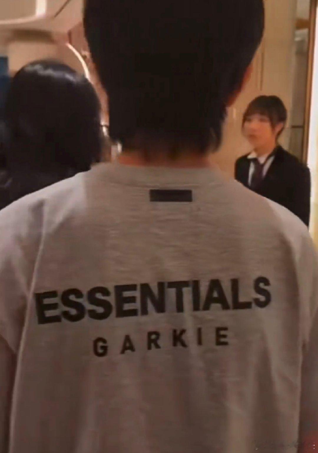 私生和王橹杰妈妈打起来了私生骂王橹杰妈妈 私生和王橹杰妈妈打起来了，我的天好离谱