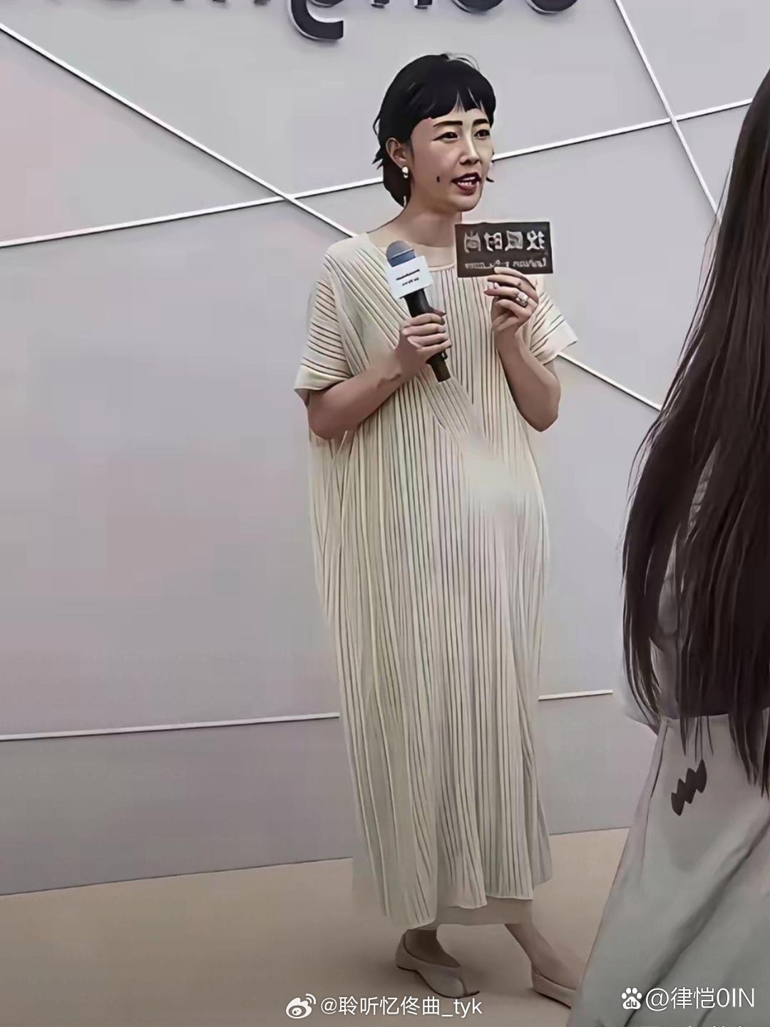 白百何变化也太大了吧，都认不出来了。 