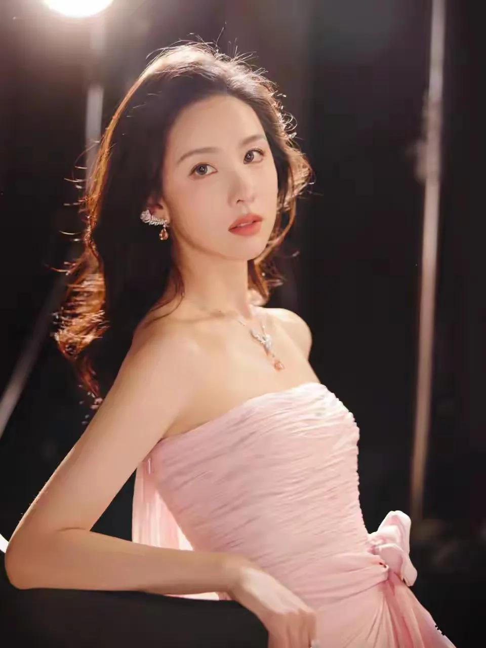 盲目跟风，共享单车造成的浪费谁来买单