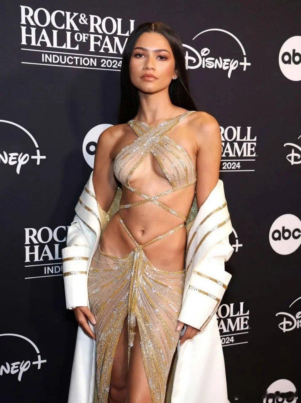 你能接受你担穿成这样走红毯吗 ​​​