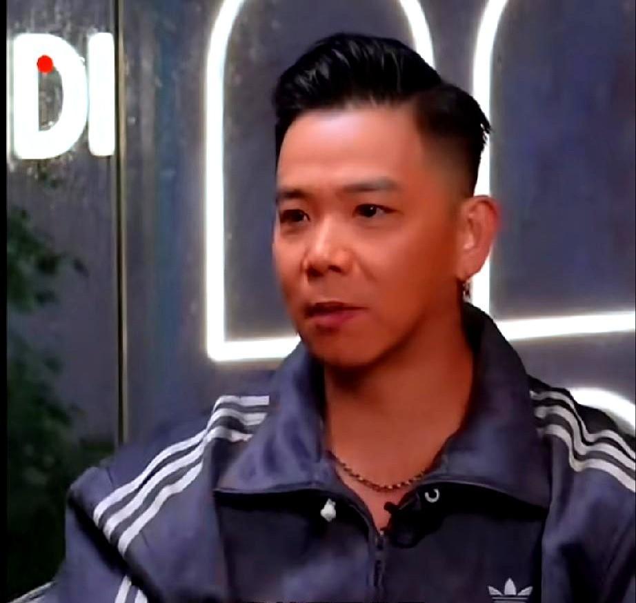 周星驰拍戏有个特点。
林子善说，他想要的不是演，是那个人自己。
有一场戏，林子善