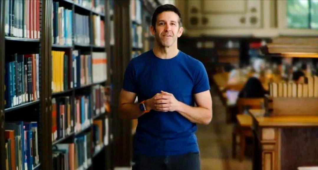 库克不再担任苹果CEO库克回顾15年CEO生涯库克算是一个好的职业经理人，在他冶