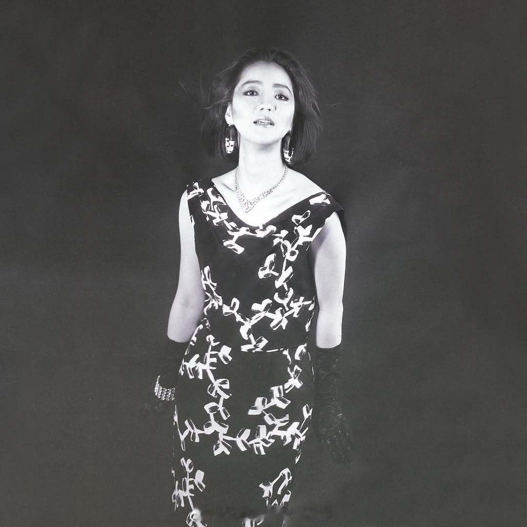 1984年10月，东京。（IG）邓丽君[超话] ​​​