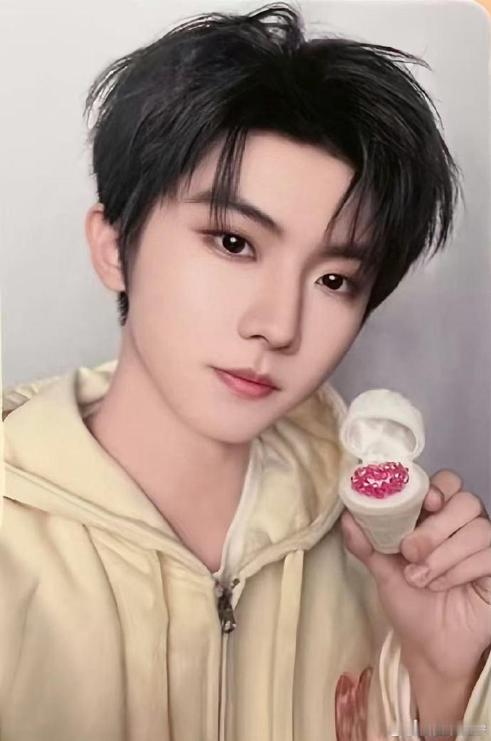 马嘉祺 你的马来了谁还没被马嘉祺的马年可爱到，微博全是马，忙得不亦乐乎，真的太讨