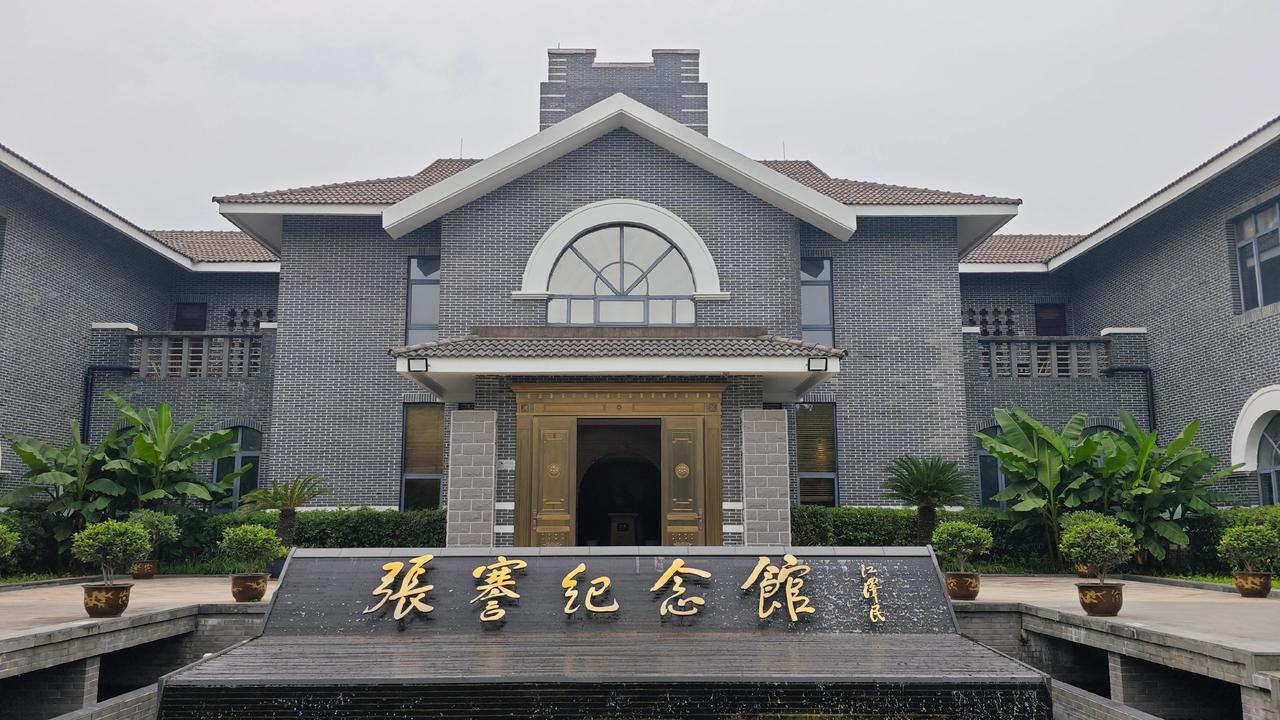 在海门常乐镇的状元街上，藏着一位状元郎的理想与山河。这里是张謇纪念馆，离他的出生