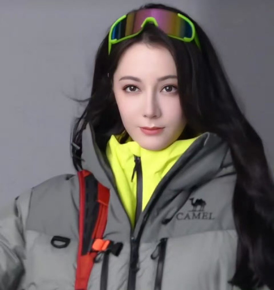 迪丽热巴鹅绒服look迪丽热巴太美咯[流鼻血][流鼻血]迪丽热巴鹅绒服look迪