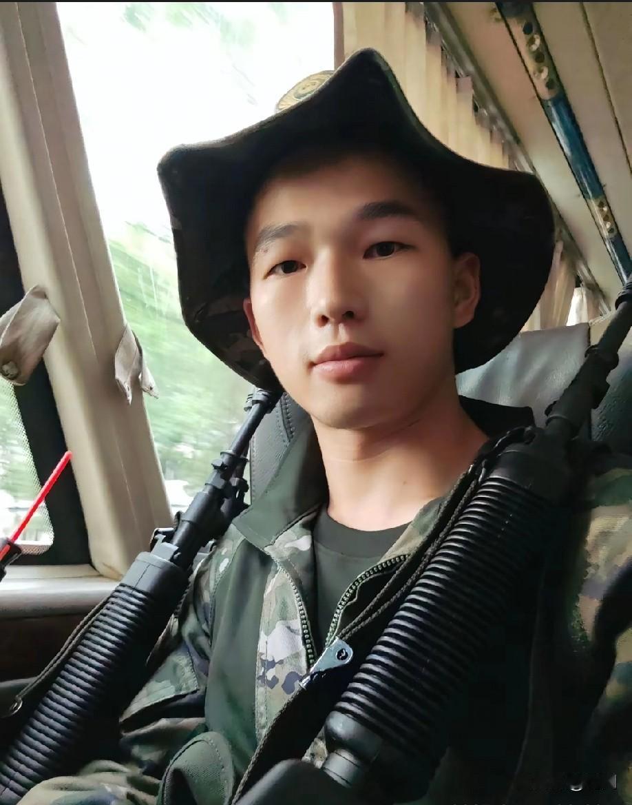 “别让他跑掉！查清货物来源！”
这是他留在人间的最后一句话……
2026年2月，