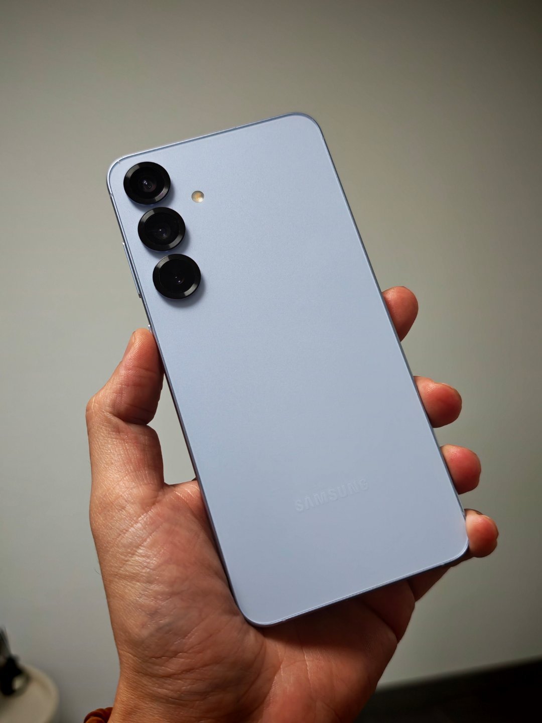 身边还有一位好友在用魅，不是，星星星他真的，很爱魅族！说起来，他当年也是非常忠实