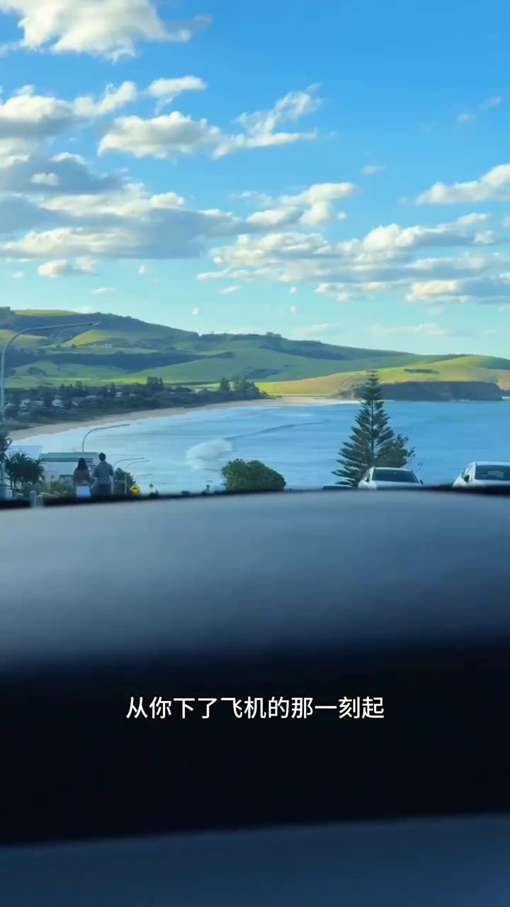 为未来铺一条更平坦的路。
出国的人似乎都有一个共同的隐痛，起初大多数人都只是想着