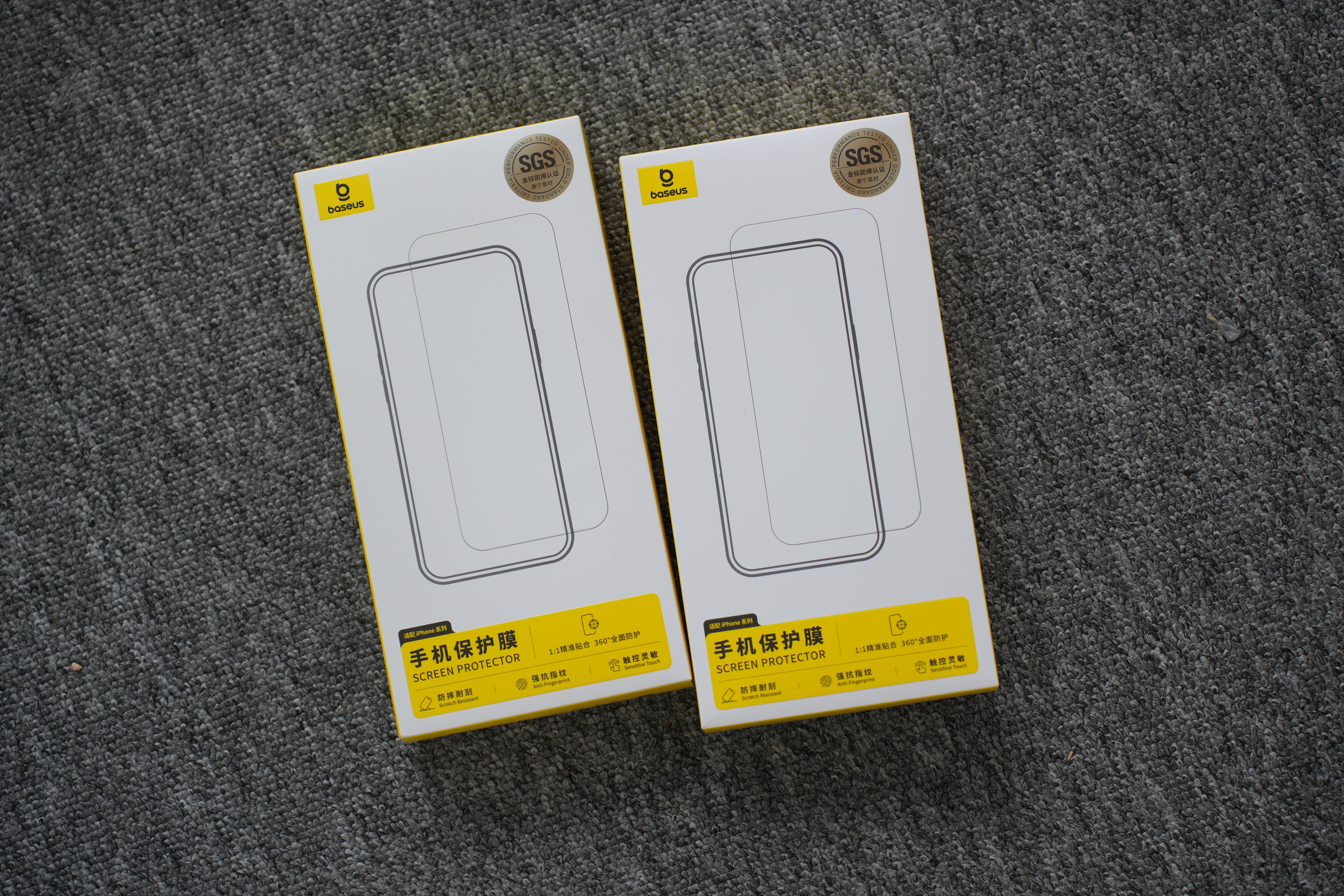 最近给我的iPhone 17 Pro Max配了个倍思金标康宁膜，用的是和iPh