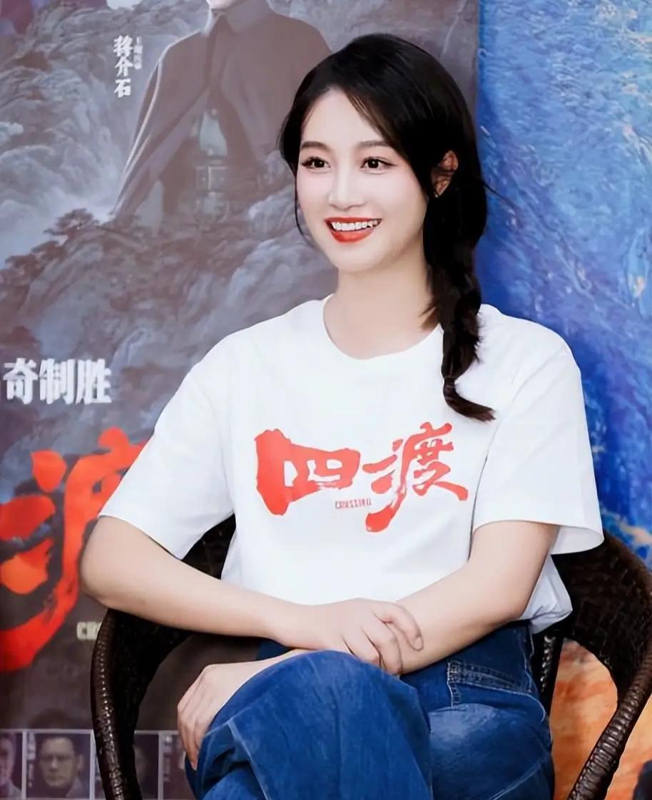 《四渡》中为什么没有女红军的形象。
看电影《四渡》，整部电影居然没有女红军，两位