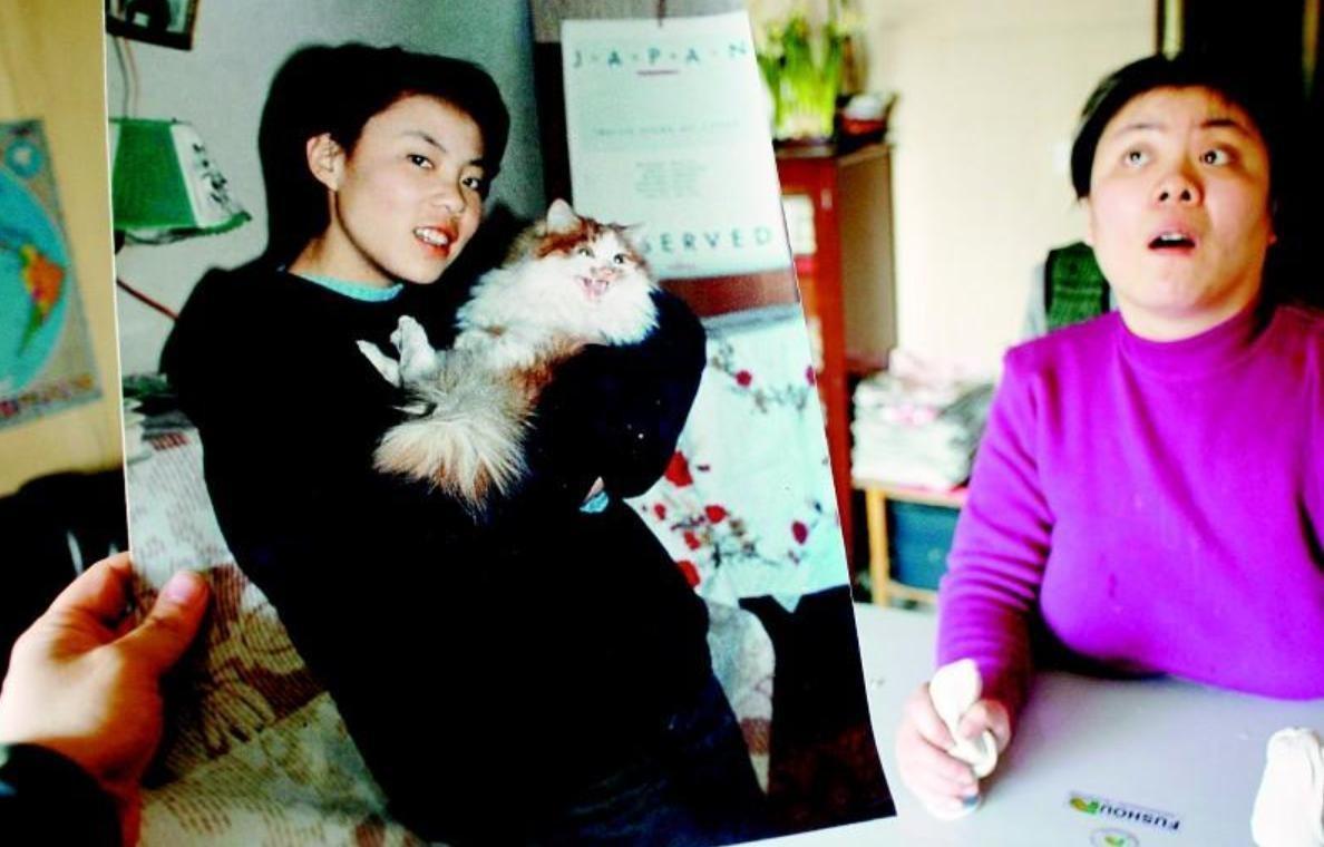 1995年，清华才女被下毒后，智商永远停留在了七岁，背景深厚的投毒嫌疑人改名拿到