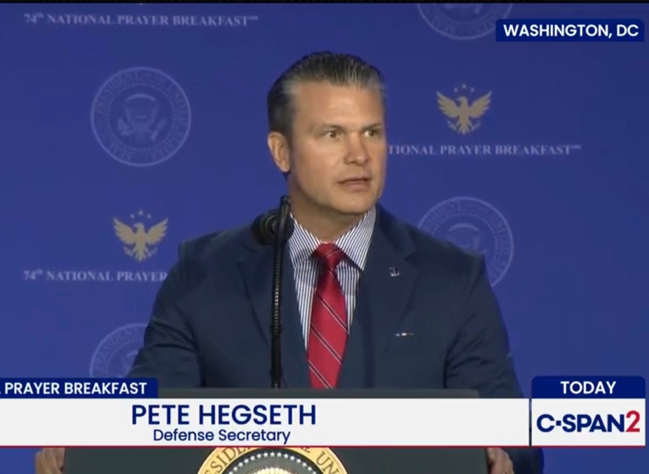 据美国记者、编辑和制片人乔纳森·拉森报道，美国境内30多个军事基地的指挥官向部队