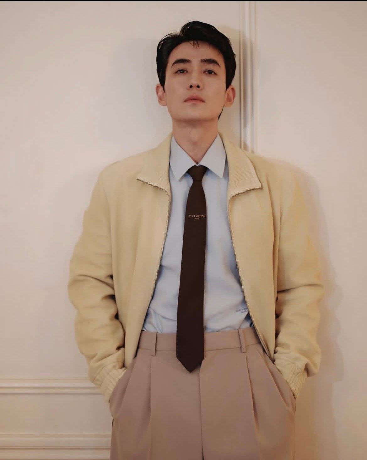 朱一龙  IG也发了，有新图朱一龙朱一龙路易威登品牌代言人