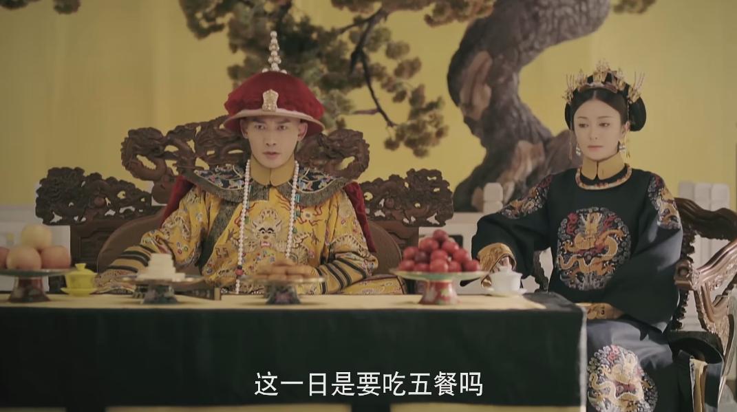 弘历嘴是涂了砒霜吗？讽刺人不带脏字。

嫌弃秀女黑，说人家顶着酱油晒太阳；嫌弃秀
