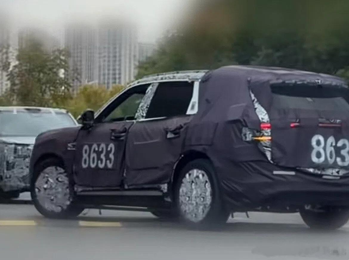 两张极氪8X的新照片，新车预计会给予SEA-S混动平台打造，插混系统包含2.0T