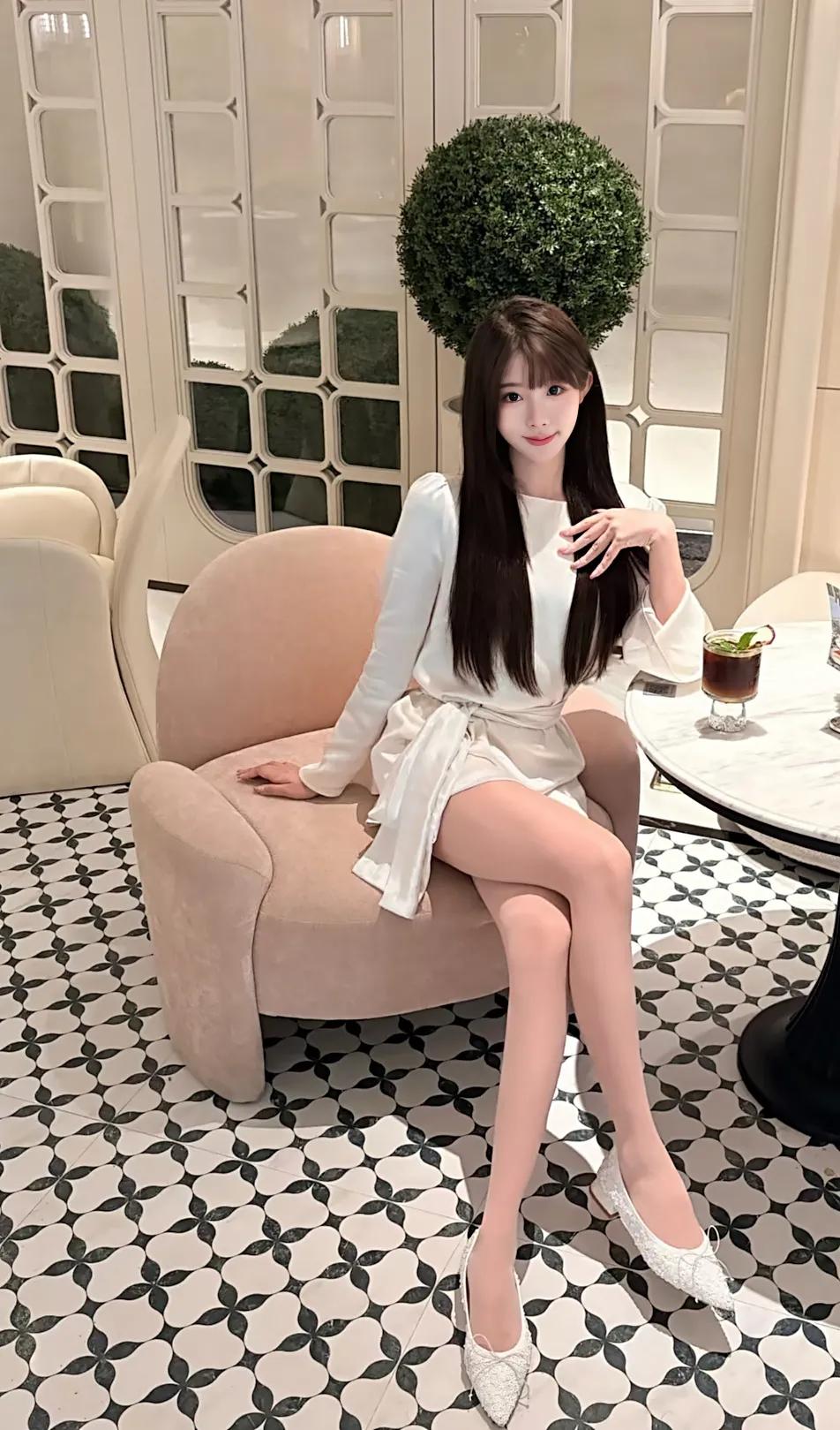 女人先要长的好才有机会嫁得好，没有任何一个人会通过你的内在美爱上你，任何人首先都