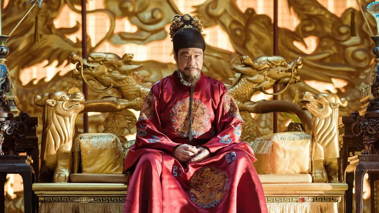 1420 年，朱棣将 3000 宫女处刑，行刑前，他亲临现场，一位宫女熬不住刑，