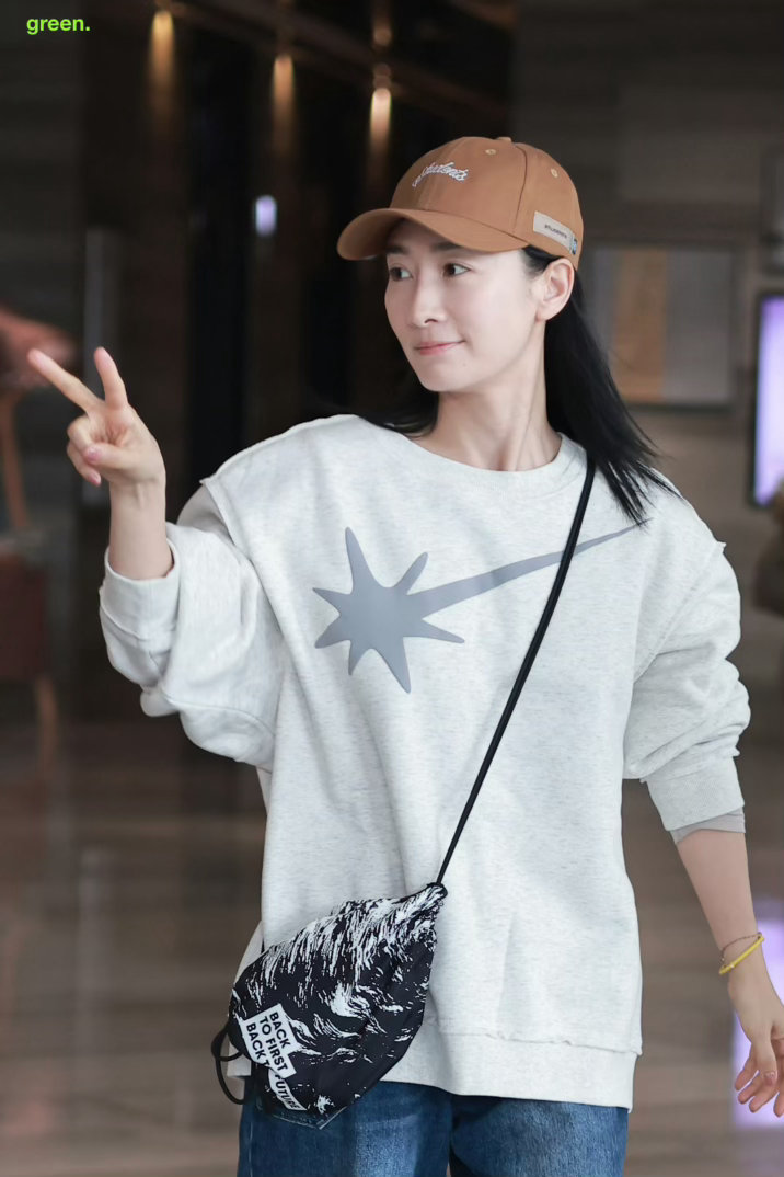 陶昕然说彩排的时候还没疯陶昕然回应像冷宫里的妃子陶昕然也太懂网友的梗了，回应初舞