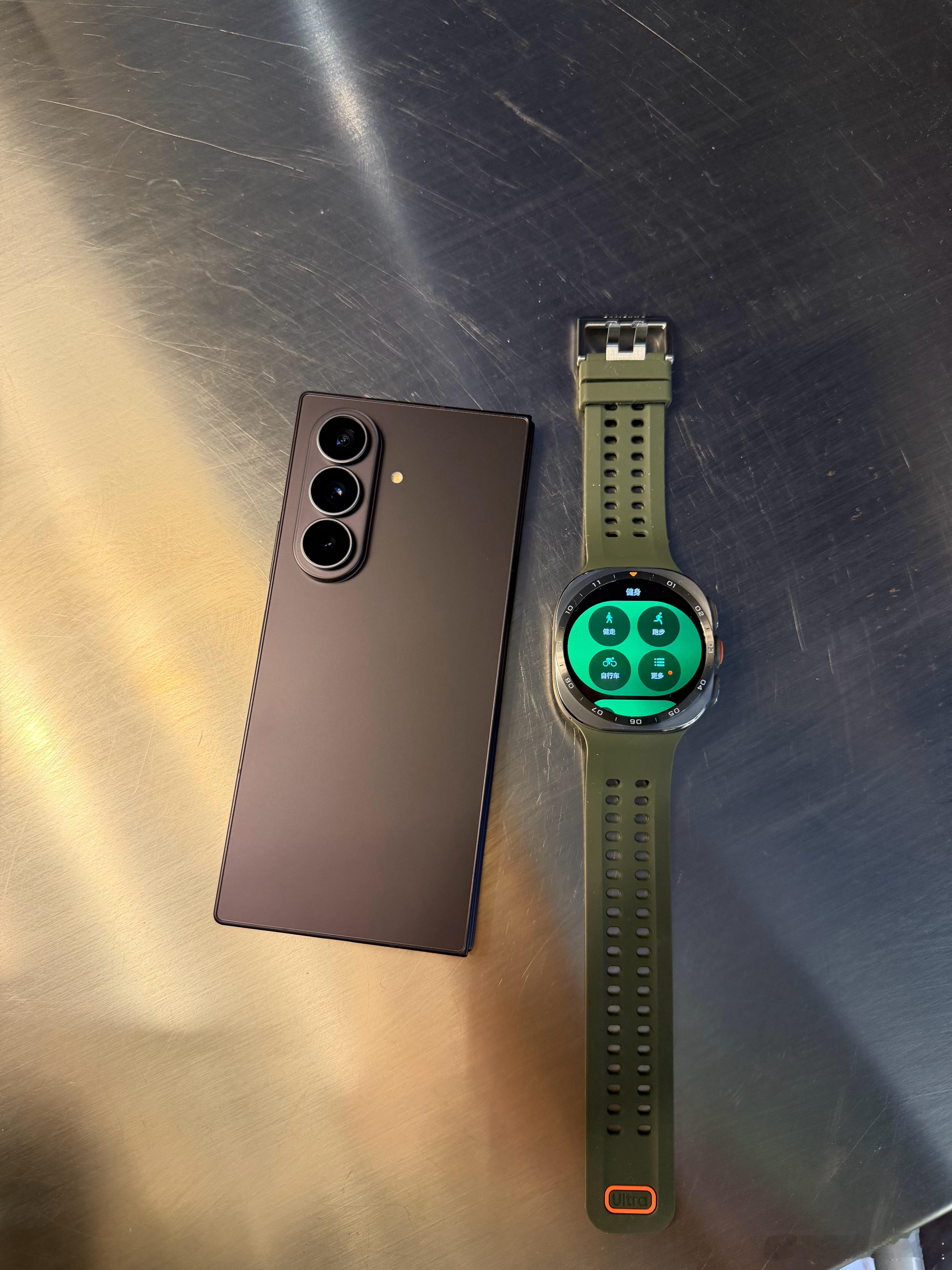 谁还没有 get 这套组合，三星手机加 Watch Ultra 2，使用体验直接