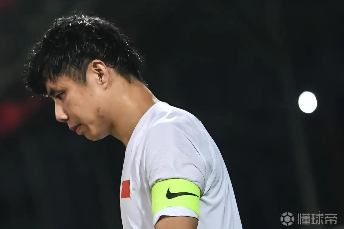 没想到国足里面风评最好的球员之一蒿俊闵也爆出了出轨的消息，被他前妻爆出了因为有小