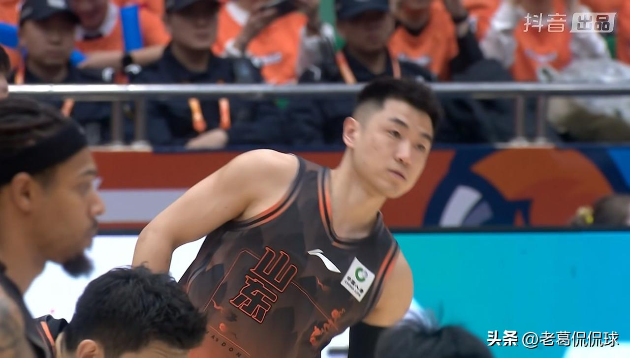 山东高速当家控卫高诗岩真是太疯狂了！在今天山东高速主场以115：91大胜天津先行