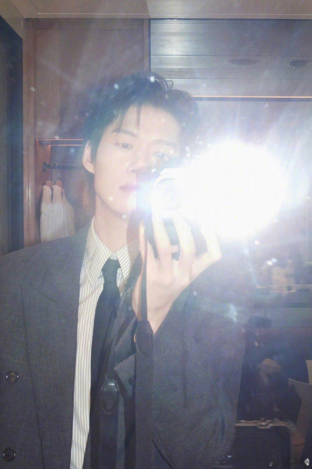 魏大勋尖叫之夜自拍出图～帅到尖叫尖叫之夜出图