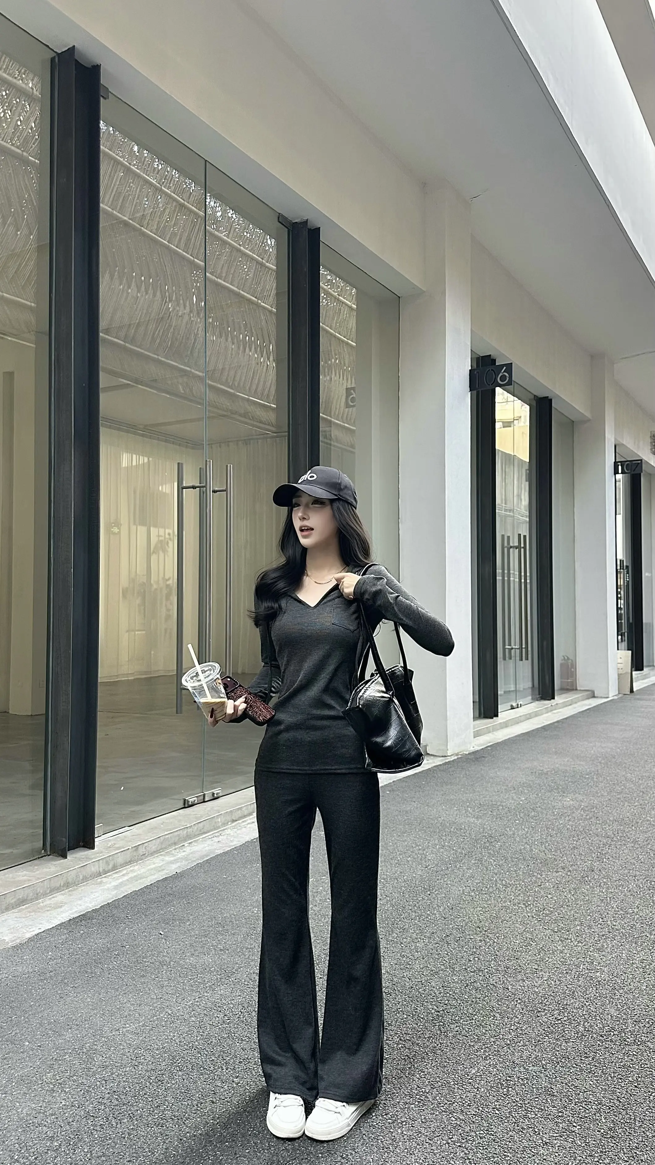 我现在，不恋爱，不暧昧，不瞎聊，不哭，不闹，纯耍起