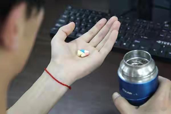 治疗湿疹最好最有效的药物　　湿疹的药物通常包括中药和西药两大类，西药常用药以内服