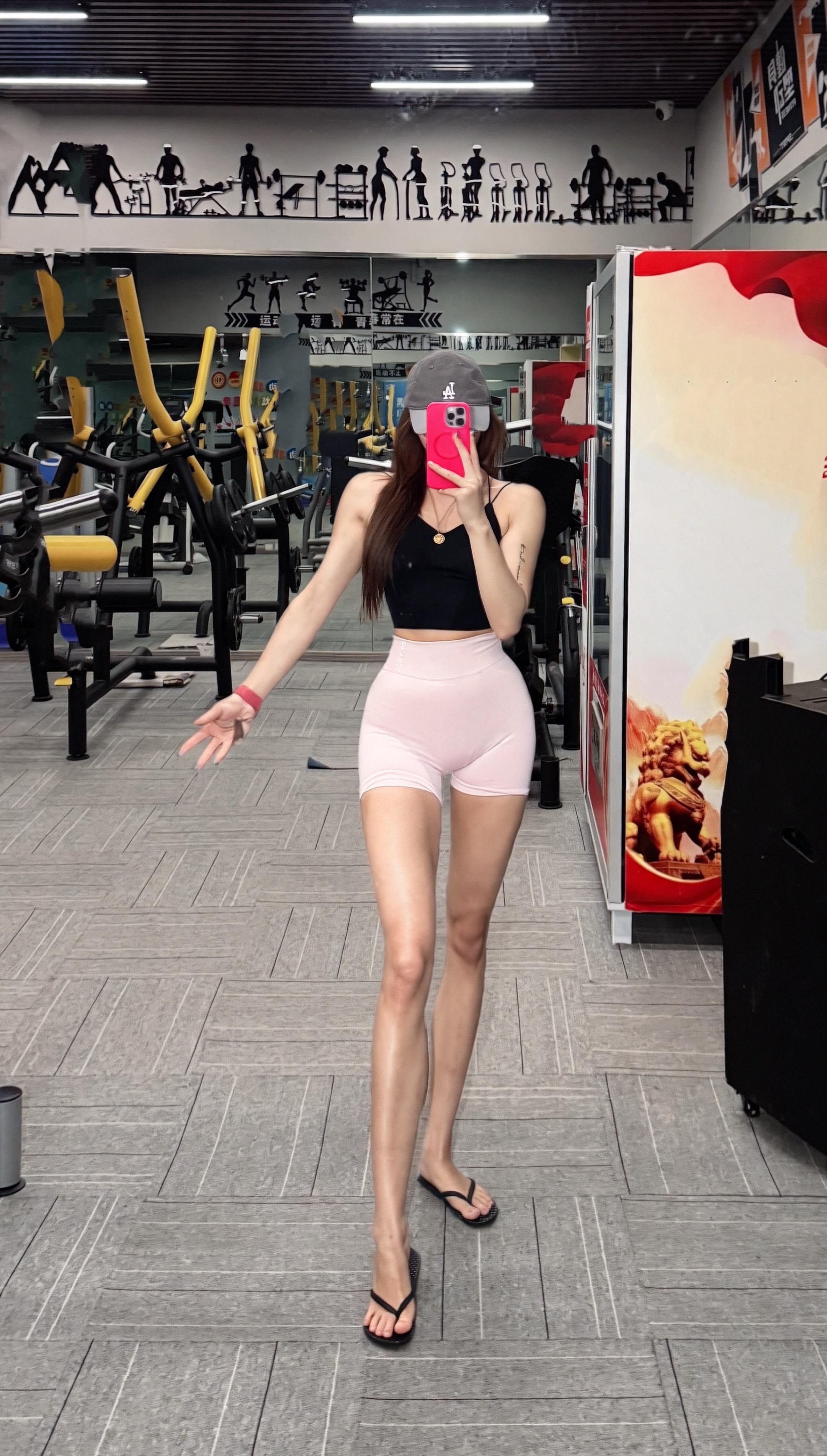 让你来自拍房练腿你总不来什么意思？
