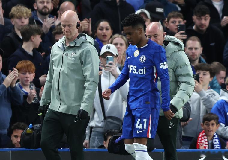 据《马卡报》报道，安切洛蒂正焦急地等待着来自英格兰的最新消息。据The Athl