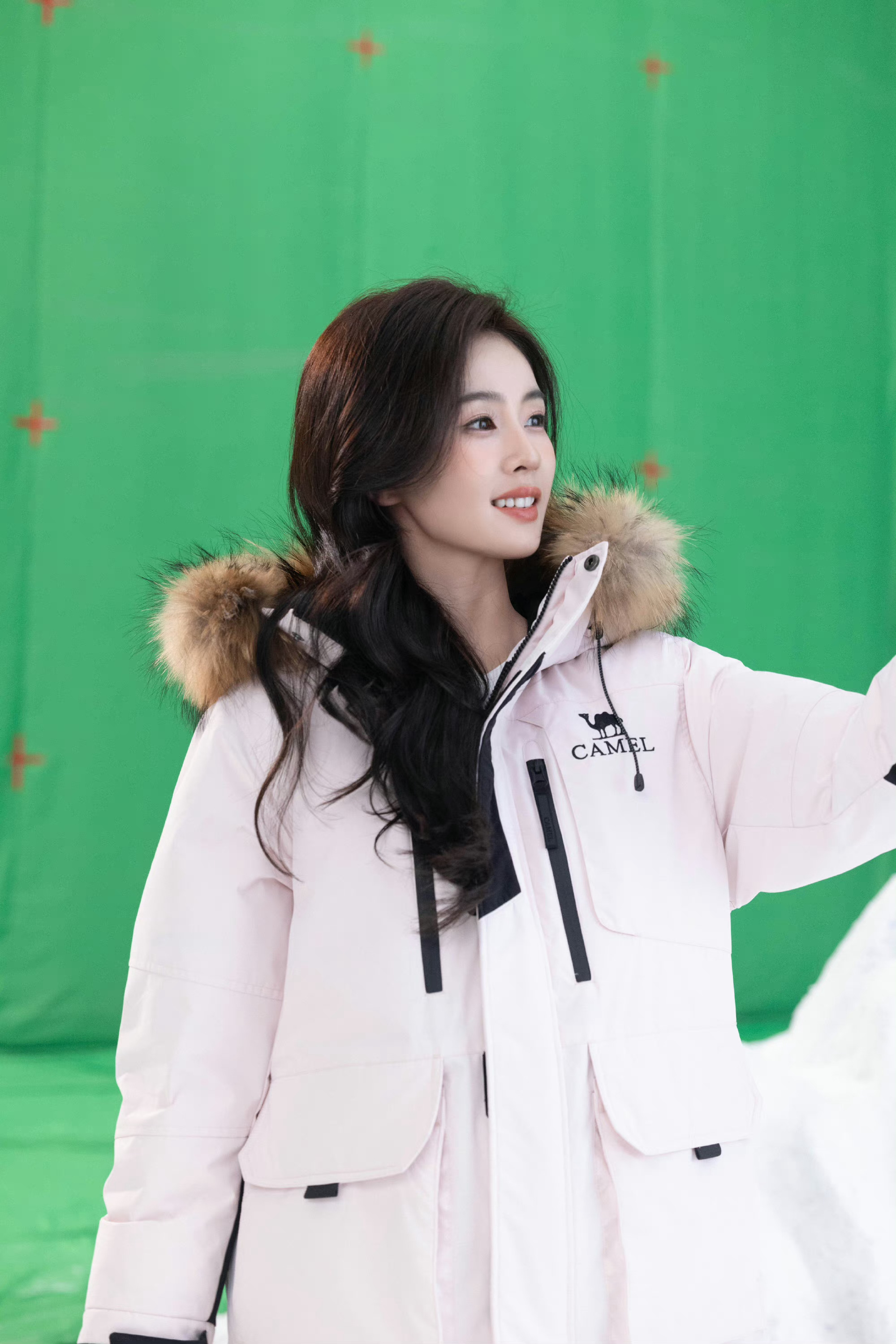 #白鹿[超话]#  🩵#白鹿北上# 🩵#白鹿夏凤华# [哇]鹿鹿新代言又➕一