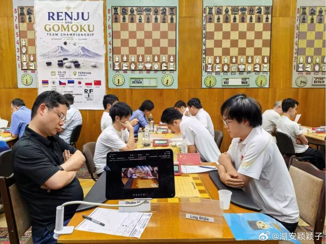 浙江小将登顶五子棋世界第一 从安城小学棋类社团走向世界赛场，浙江湖州安吉小将凌世