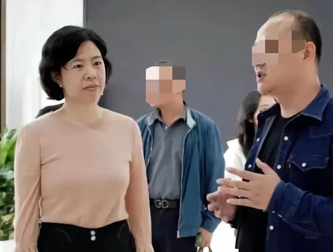 我要是周女士前夫，
我绝对不跟周女士撕破脸。
不是害怕权势，也不是啥也不要。
是