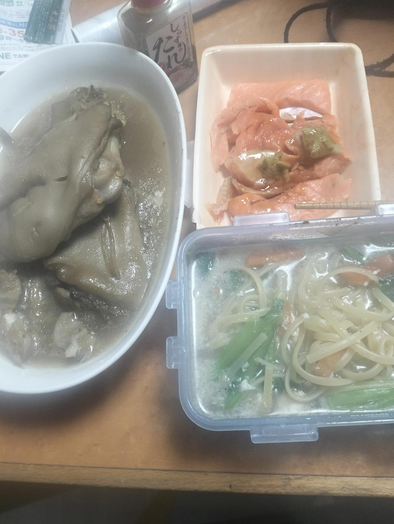 分享一下你家乡的美食猪脚是华料，生鱼片是日料，面条是意大利，中日意