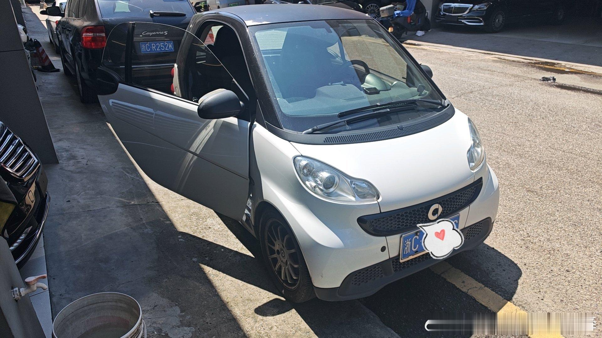 新到 smart 代步车2013年 仅7万公里​车子很新 代步省油停车方便​手续