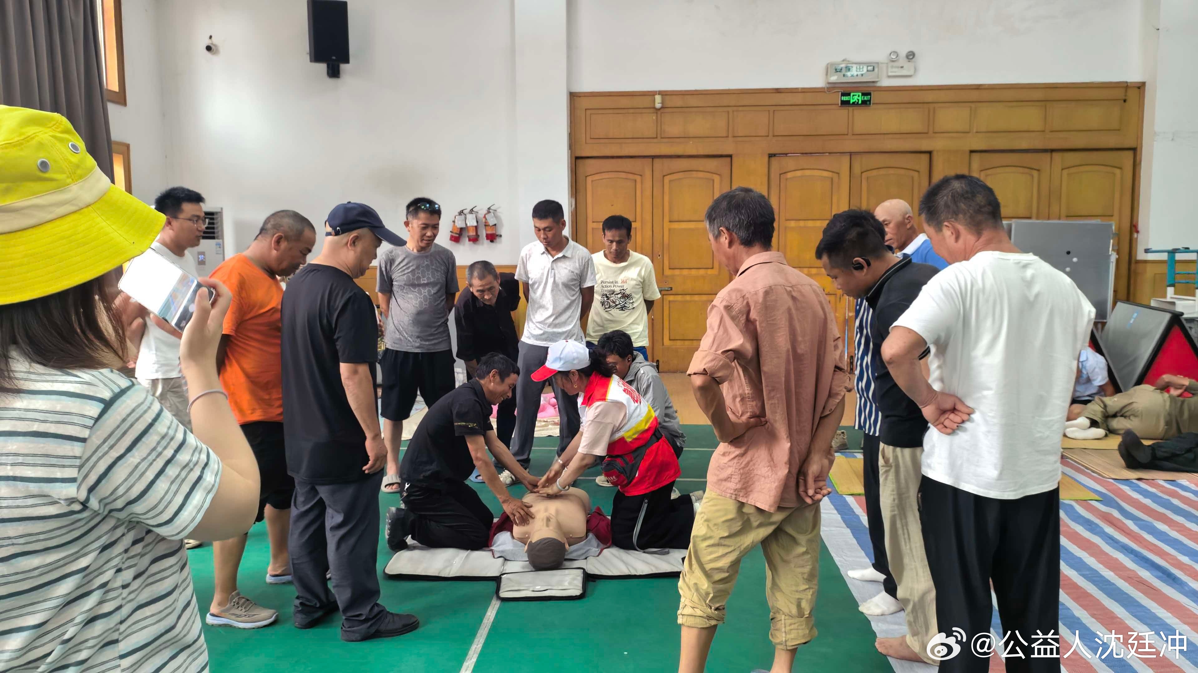 今年第9号台风“巴威”逼近，省内启动一级应急响应！德胜东村德邻志愿者、左邻右驶红