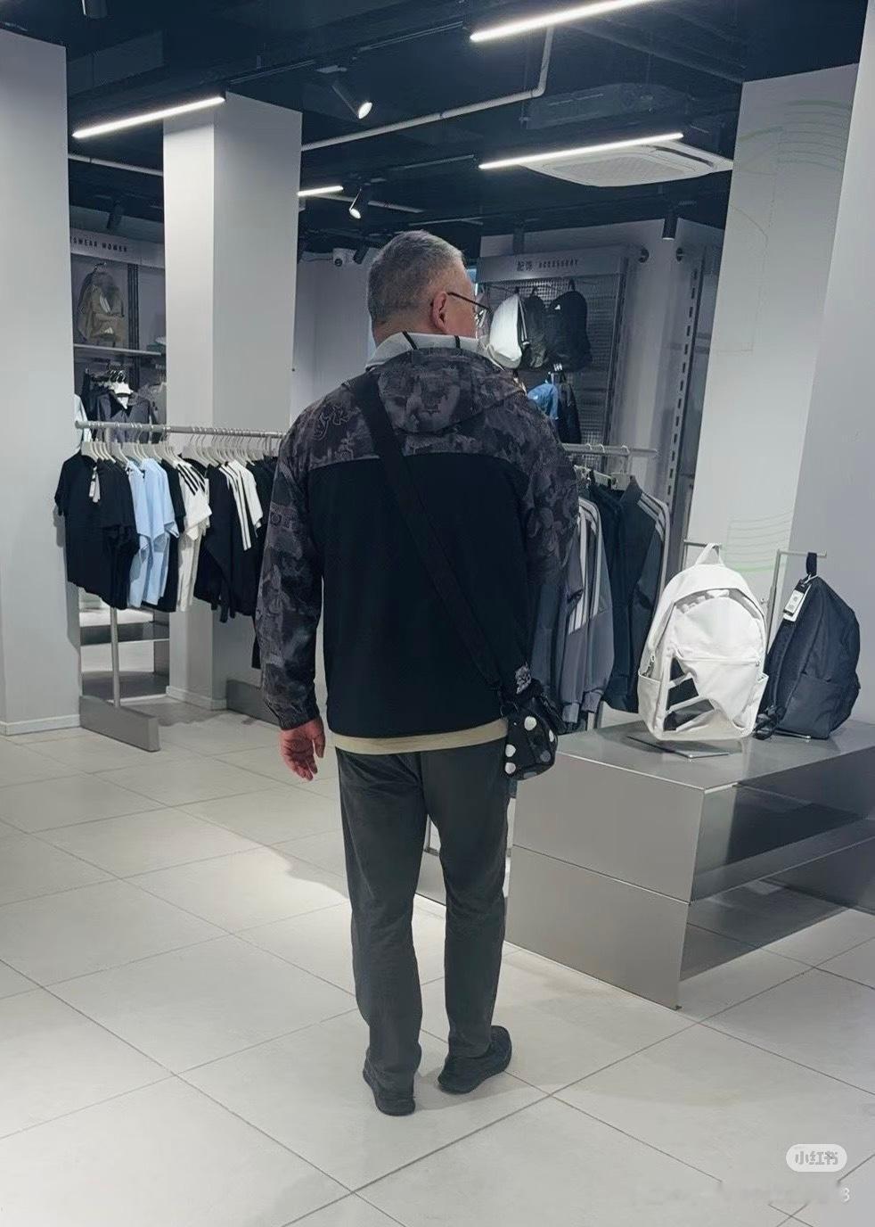 一家都是实诚人来支持一哈娃儿工作王鹤棣