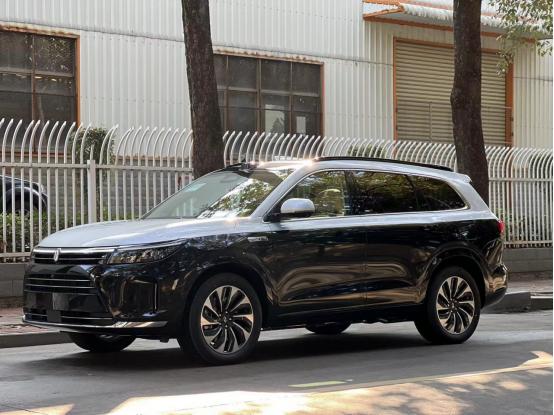 要说车圈确实每天都有新鲜事，这两天的热搜我估计又是问界的了，有一群问界新M7车主